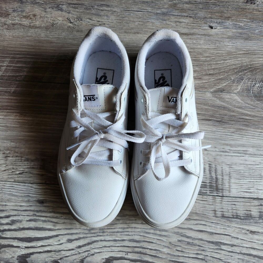 (7) Vans shoes